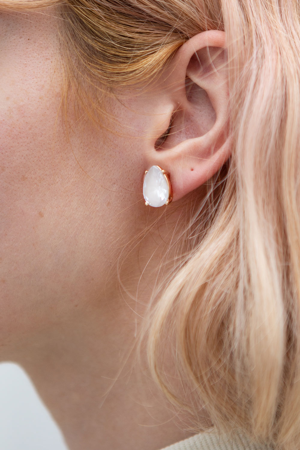 Tokai Nuage White Crystal Teardrop Stud Earrings | Boudoir 1861 model
