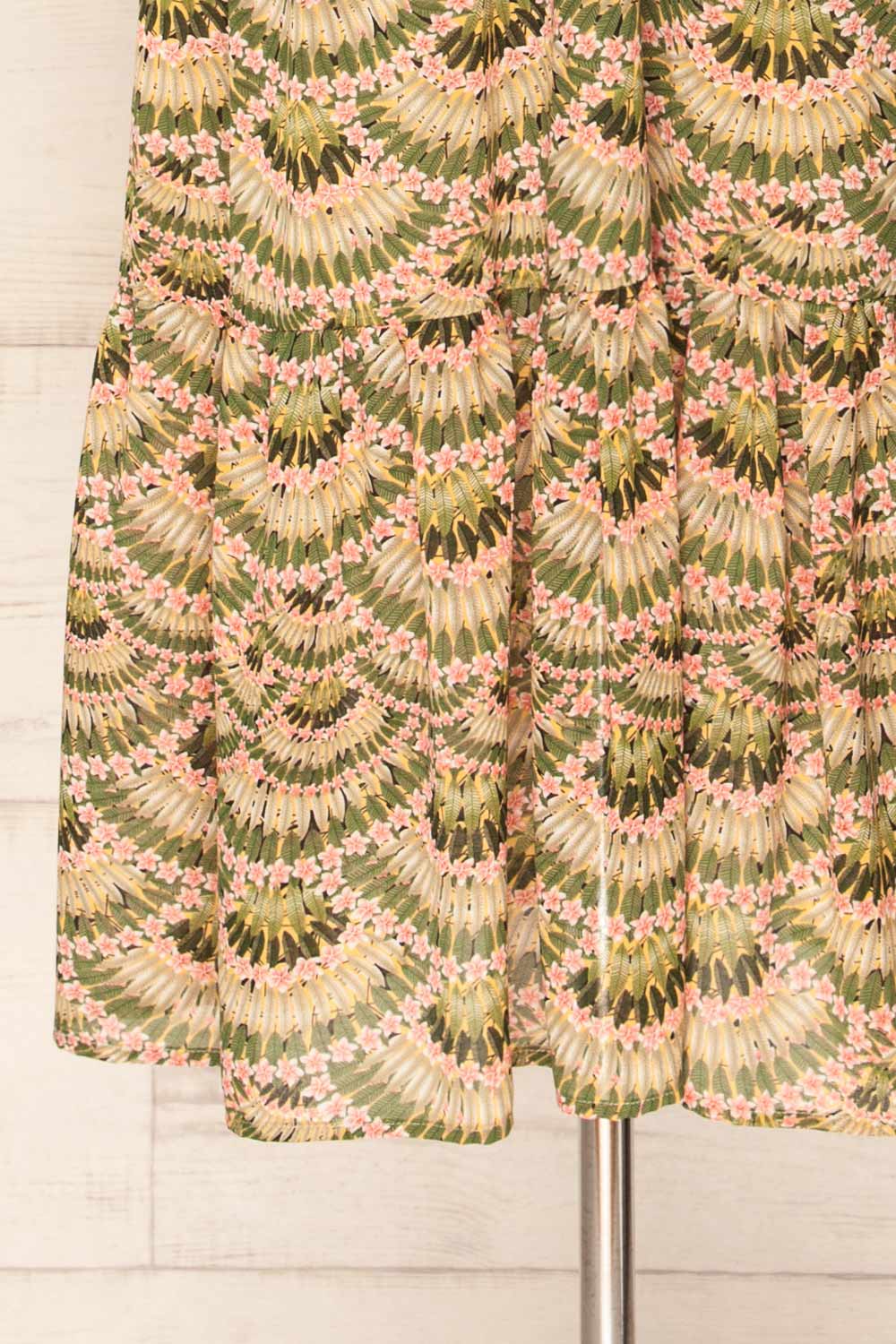 Trapanice Floral Patterned V-Neck Midi Dress | La petite garçonne bottom close-up