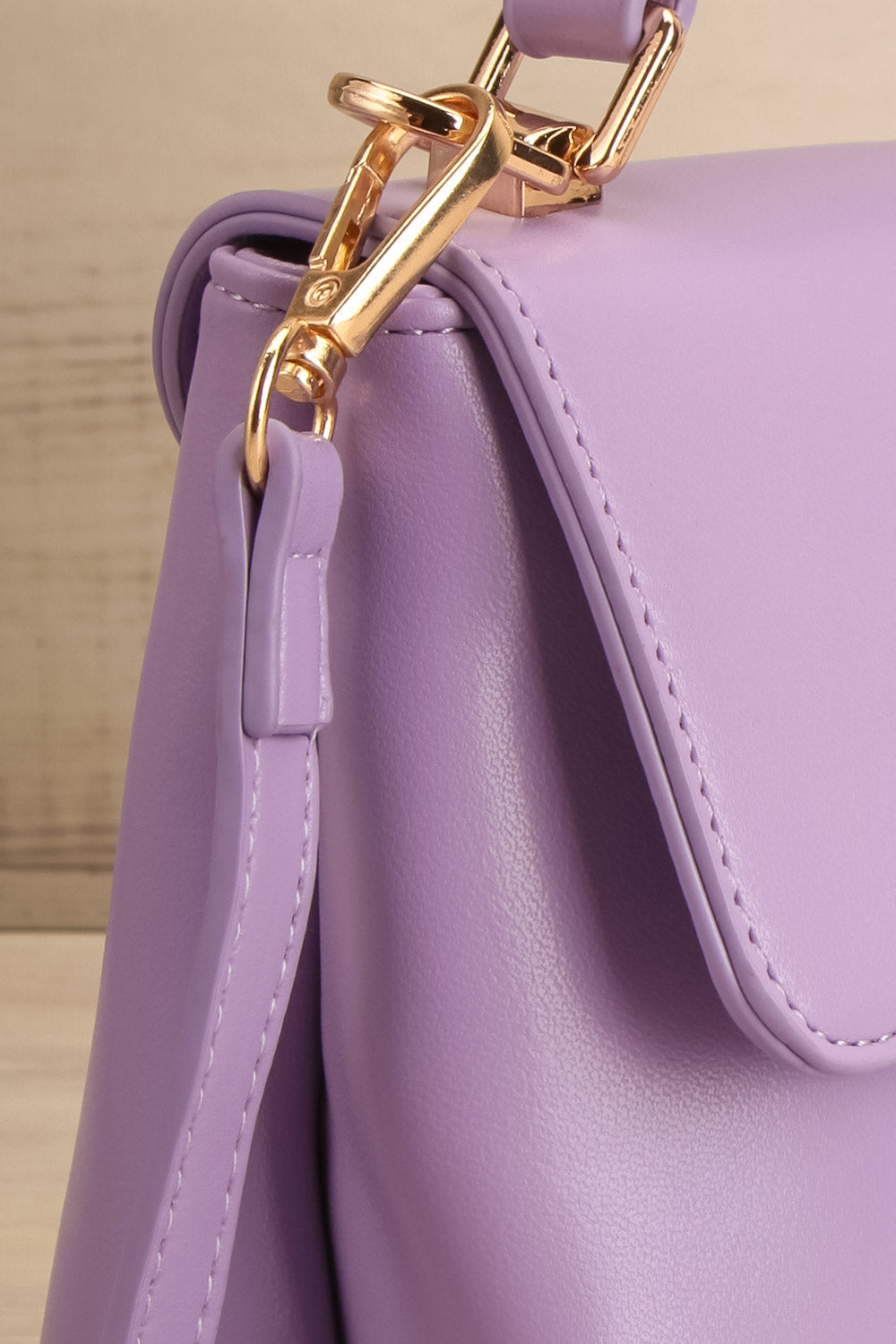 Tropique Mauve | Handbag w/ Crossbody Strap side close-up