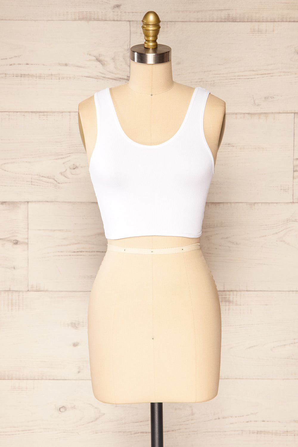 Twisty White Cropped Twisted Tank Top | La petite garçonne front view 