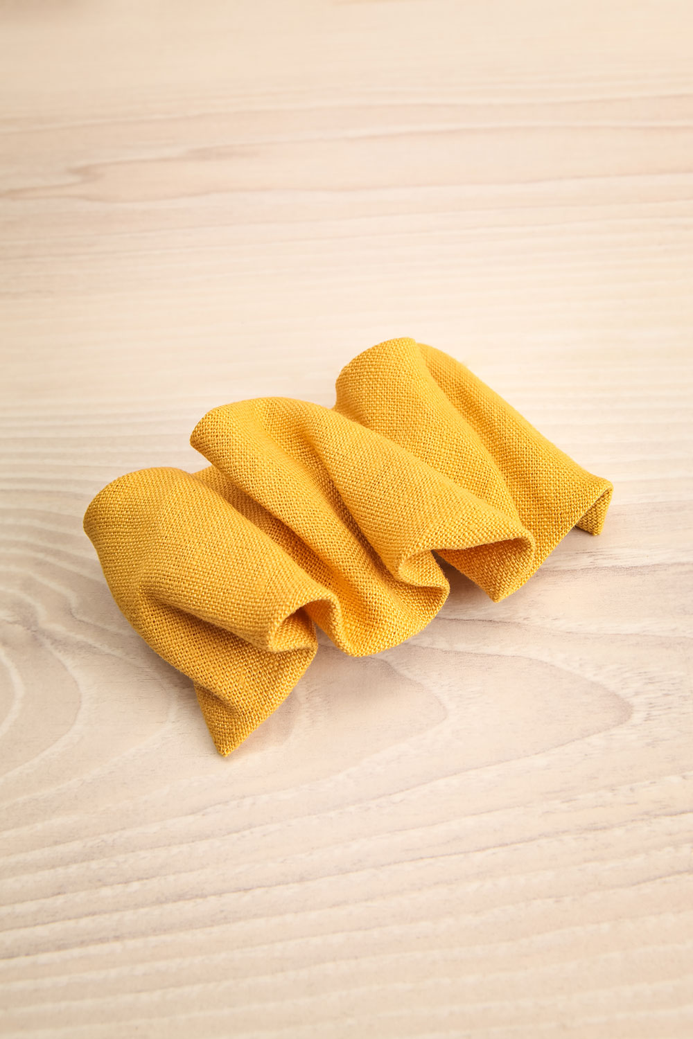 Ulmau Mustard Scrunchie Texture Hair Clip | La petite garçonne
