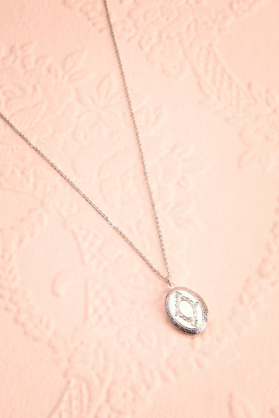 Uncatio Argenté Silvery Locket Pendant Necklace | Boutique 1861 1