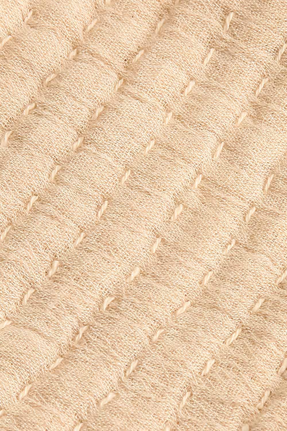 Unde Throw Beige Light Quilted Blanket w/ Fringes | La petite garçonne flat close-up