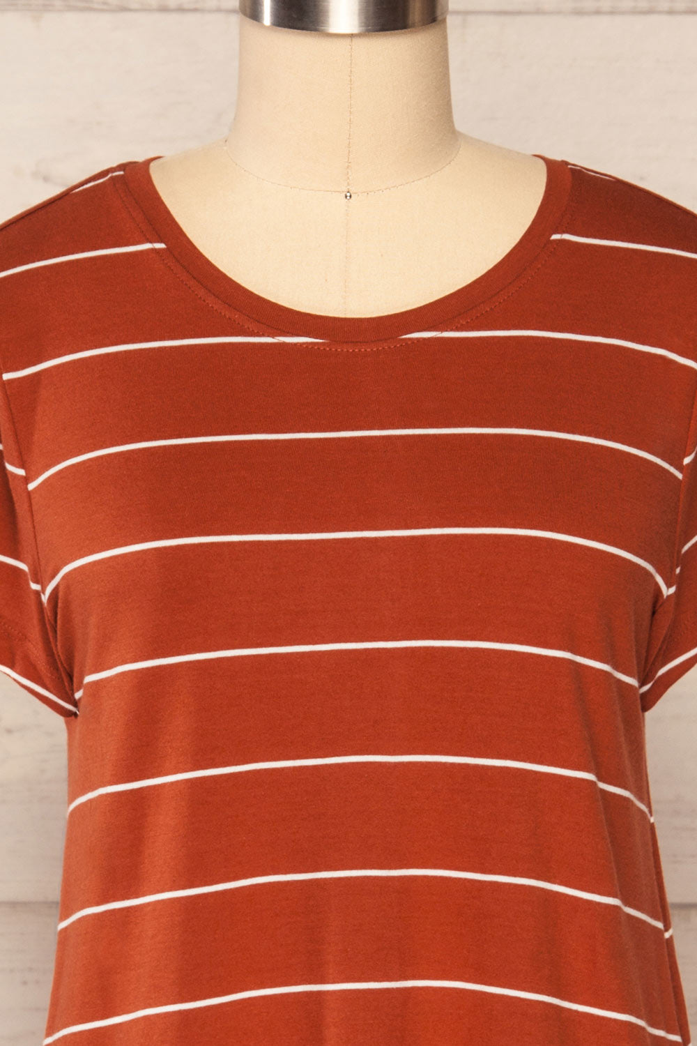 Urlau Stripes Rust Organic Cotton T-Shirt Dress | La petite garçonne front close up