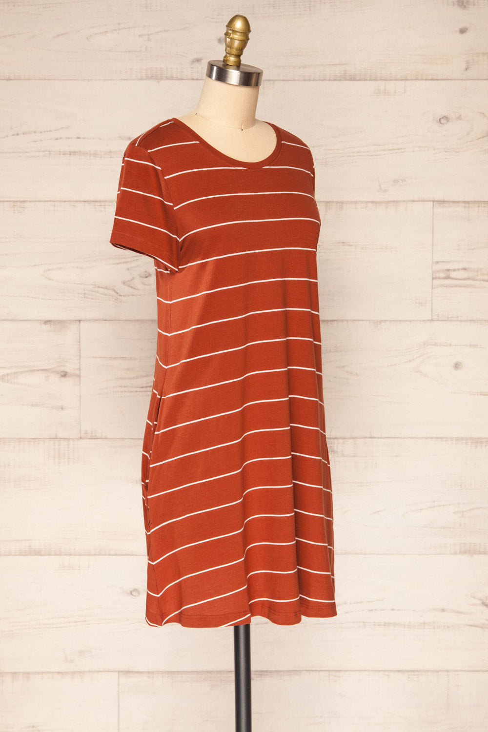 Urlau Stripes Rust Organic Cotton T-Shirt Dress | La petite garçonne side close up