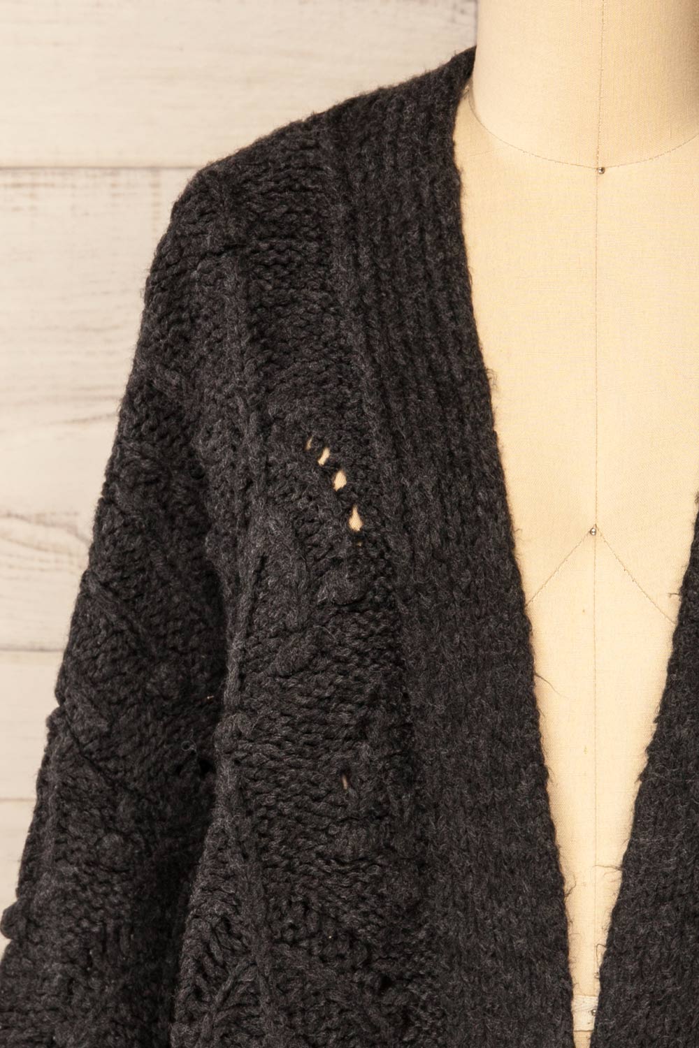 Urtolft Charcoal Chunky Knit Open-Front Cardigan | La petite garçonne front close-up