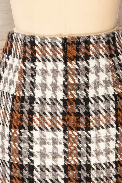 Utrera Short Houndstooth Skirt | La petite garçonne back close-up