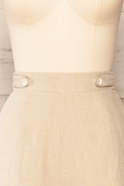 Valderice High-Waisted Shorts w/ Elastic Waist | La petite garçonne front close-up
