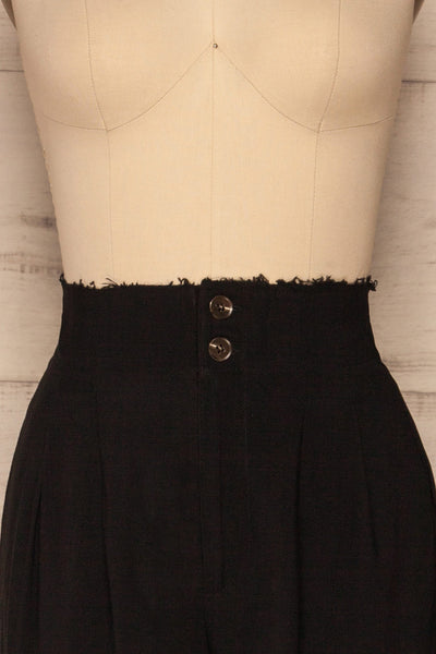 Varedo Poivre Black Pants | Pantalon Noir front close up | La Petite Garçonne