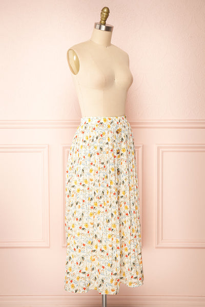 Varya Floral Buttoned Midi Skirt w/ Elastic Waist | Boutique 1861 side view