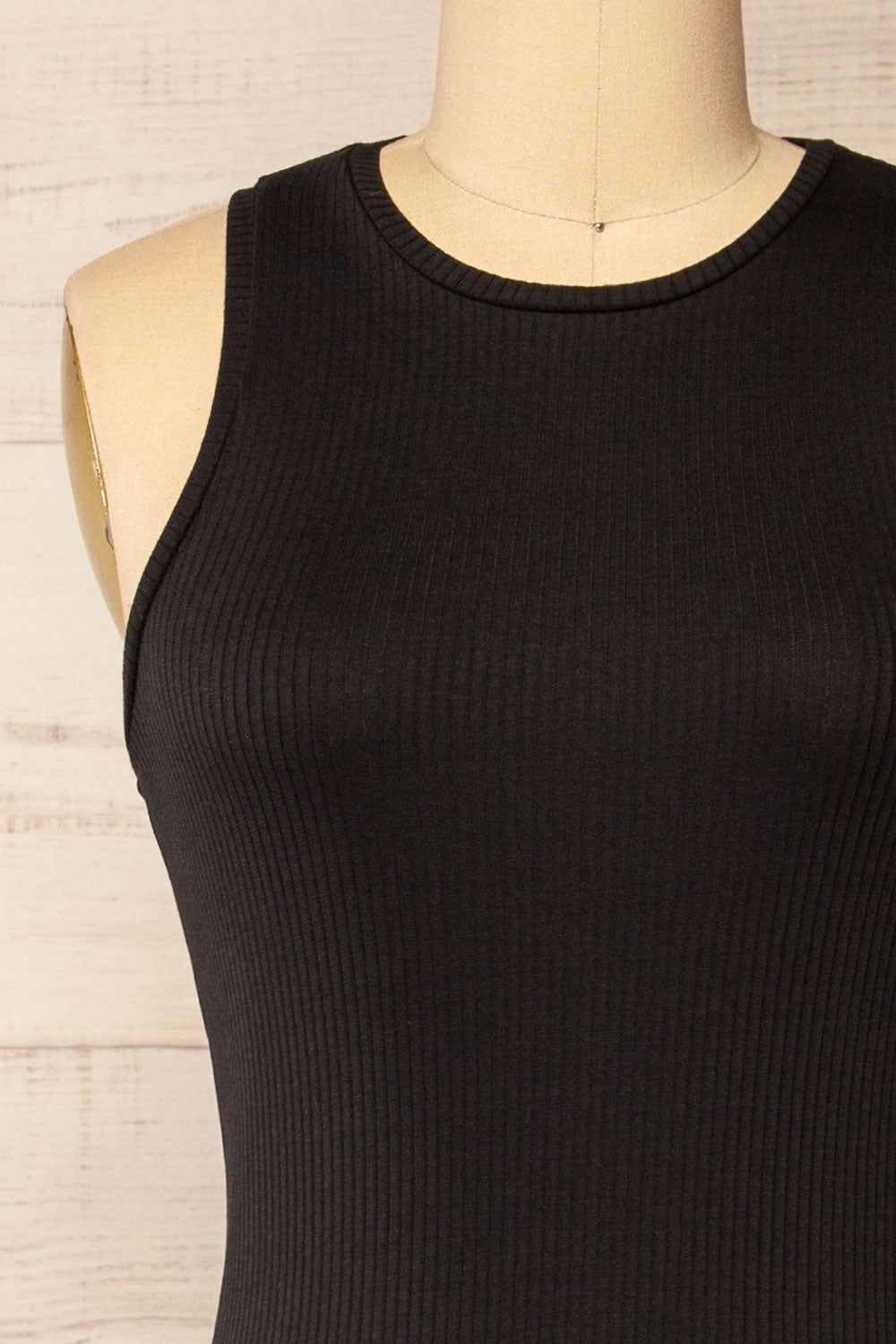 Vateras Black Ribbed Sleveless Midi Dress | La petite garçonne front close-up