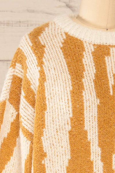 Vegaz Oversized Knit Sweater | La petite garçonne side close-up
