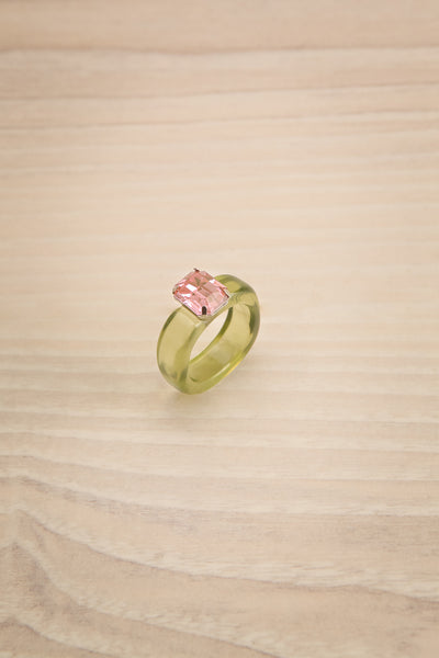 Viffa Green Plastic Ring w/ Rectangle Diamond | La petite garçonne