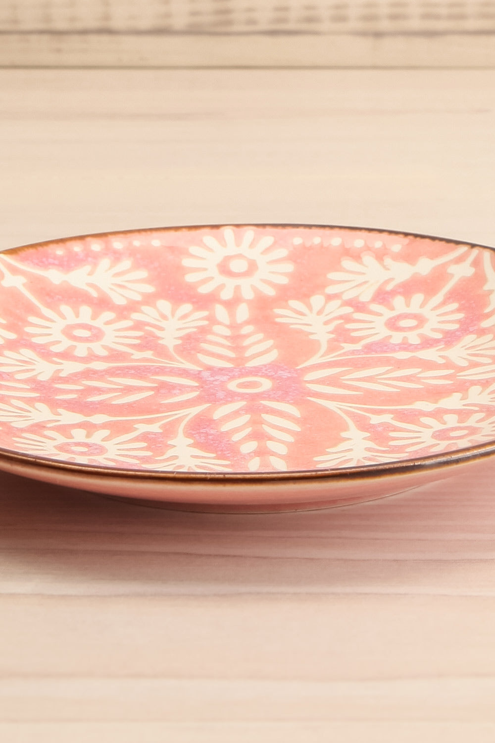 Vladi Plate Pink Floral Patterned Dish | La petite garçonne close-up
