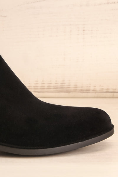 Vordinborg Black Rain Boots | Bottes | La Petite Garçonne side front close-up