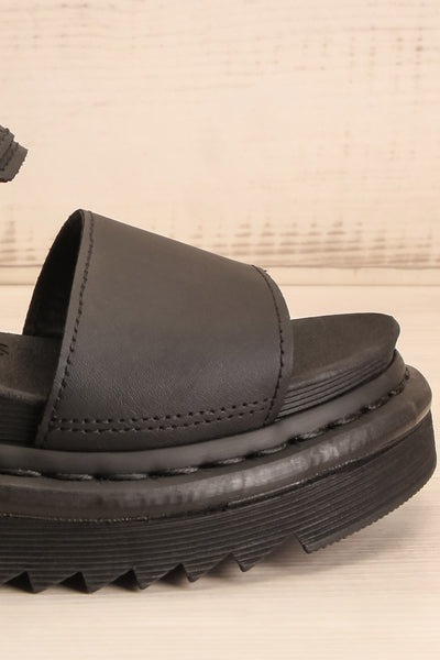 Voss Women's Leather Strap Sandals | La petite garçonne side front close-up