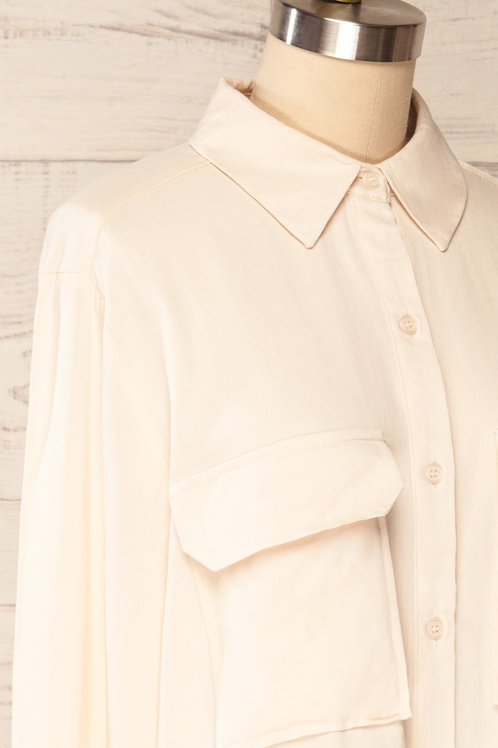 Vrawerty Long Sleeve Button-up Shirt w/ Pockets | La petite garçonne  side close up