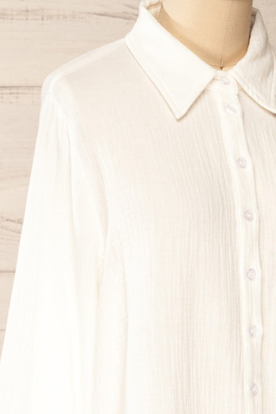 Vukovar White Oversized Button-Up Shirt w/ Pocket | La petite garçonne side close-up