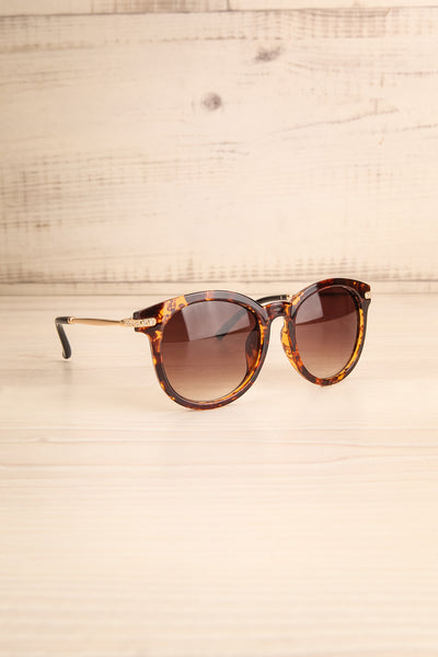 Vyronas Tortoise Shell Wayfarer Sunglasses side view | La Petite Garçonne