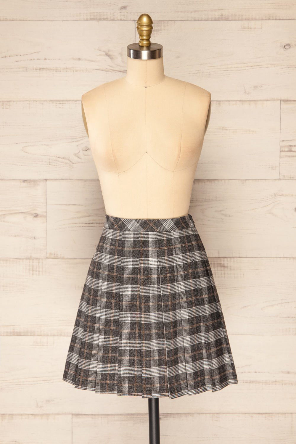 Westesw Charcoal Grey Short Pleated Plaid Skirt | La petite garçonne front 