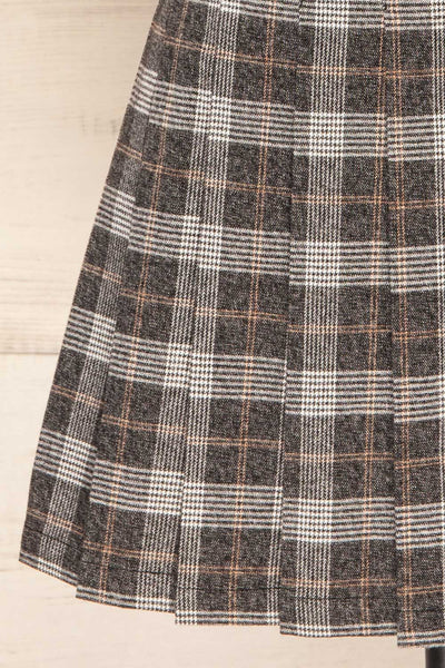 Westesw Charcoal Grey Short Pleated Plaid Skirt | La petite garçonne details