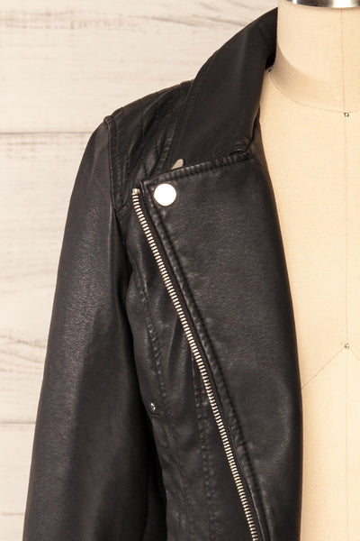 Willemstad Cropped Faux Leather Jacket | La petite garçonne front open close-up