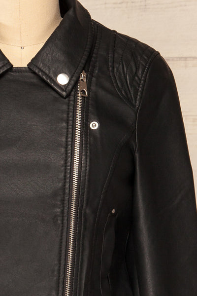 Willemstad Cropped Faux Leather Jacket | La petite garçonne front closed close-up