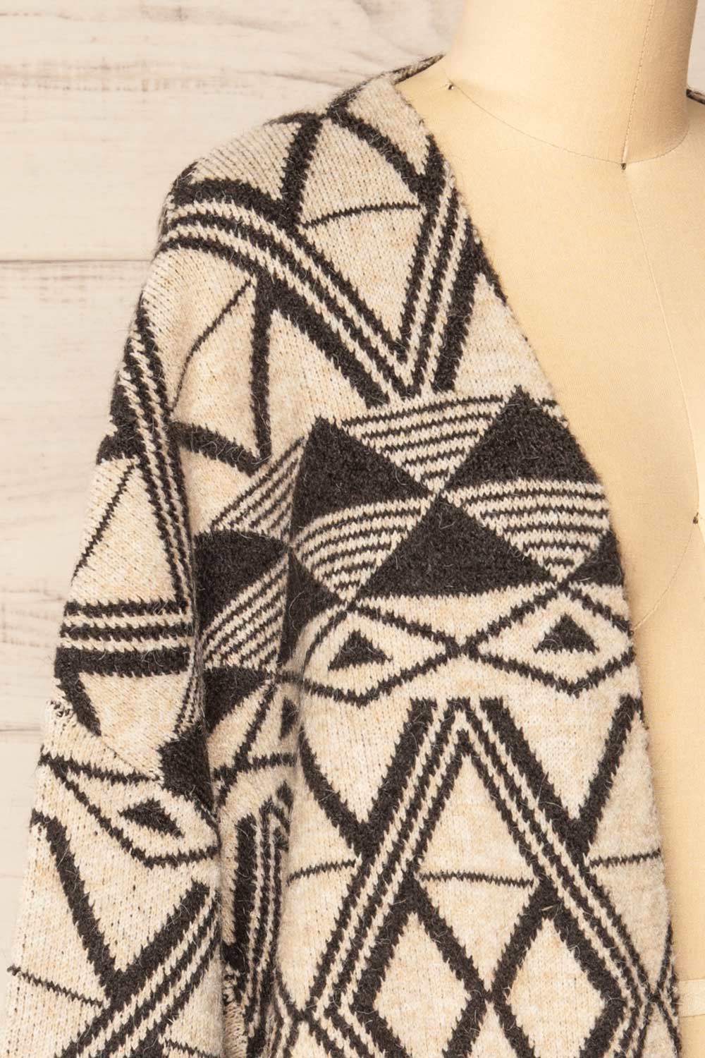 Xillet Ivory Geometric Pattern Open Cardigan | La petite garçonne side close-up