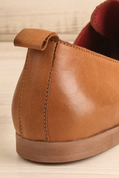 Yaqeta Brown Flat Pointed Toe Shoes w/ Laces | La petite garçonne back close-up