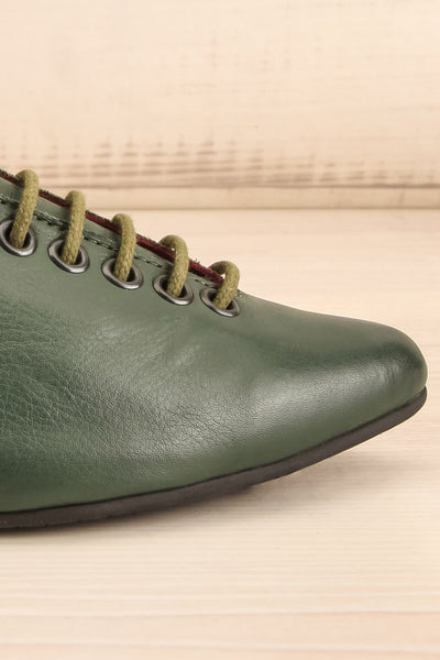 Yaqeta Green Flat Pointed Toe Shoes w/ Laces | La petite garçonne side front close-up