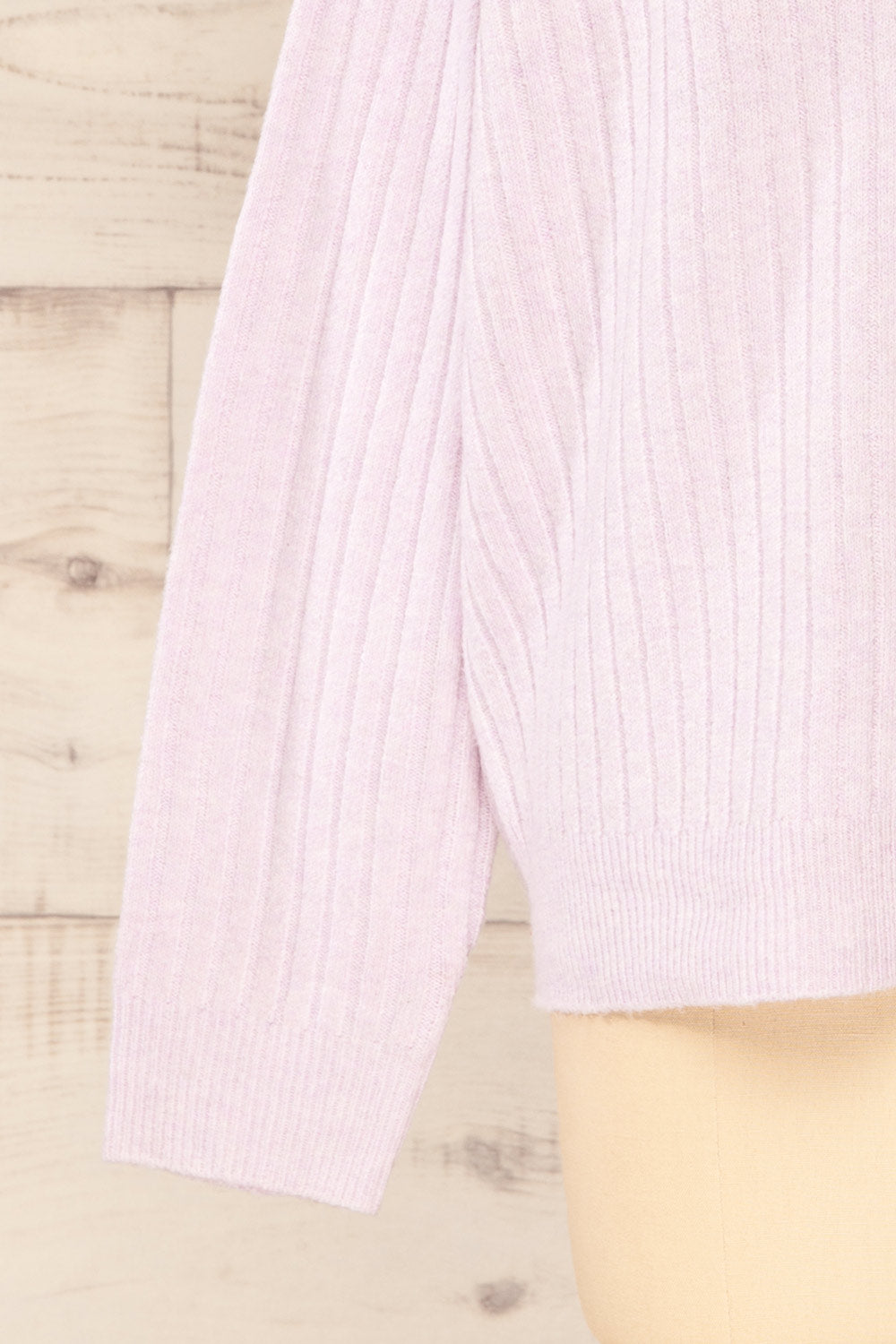 Yolande Lavender V-Neck Ribbed Sweater | La petite garçonne  sleeve