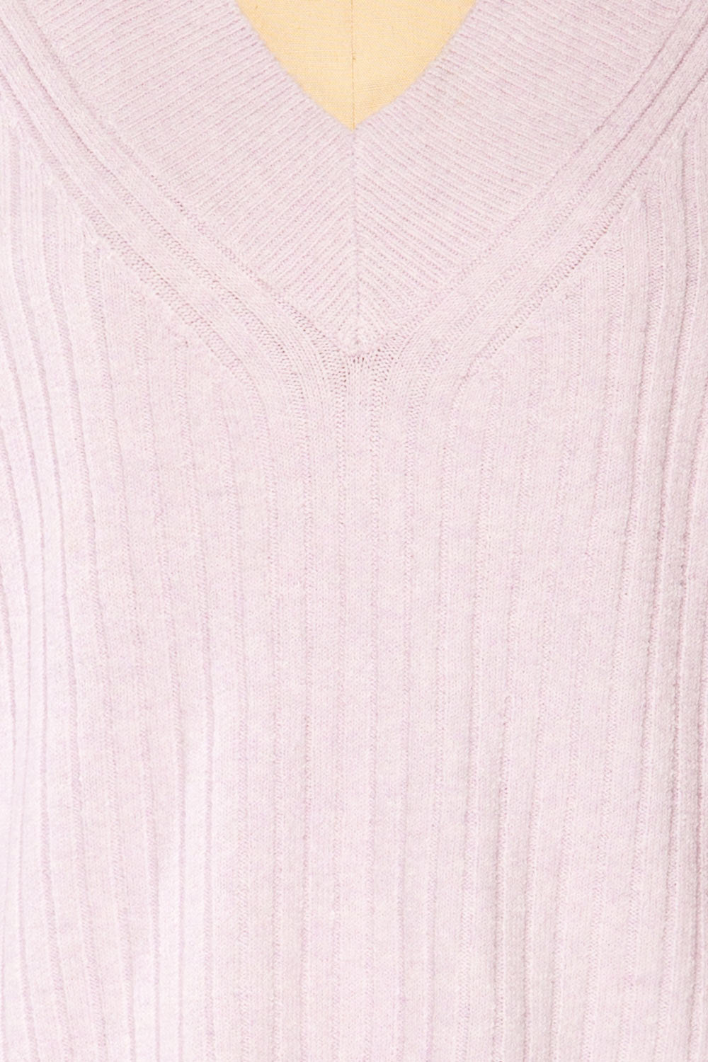 Yolande Lavender V-Neck Ribbed Sweater | La petite garçonne fabric