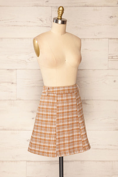Yu Short A-Line Plaid Skirt | La petite garçonne side view