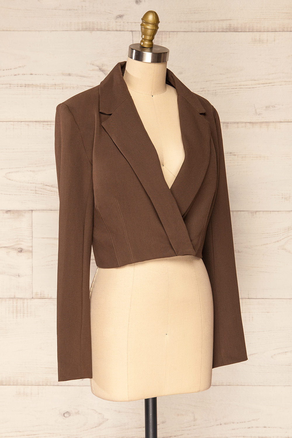 Zarha Brown Cropped Collared Blazer | La petite  garçonne side view