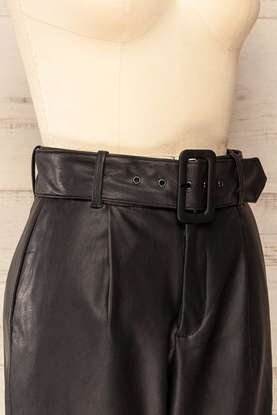 Zarylun High-waisted Faux Leather Pants w/ Belt | La petite garçonne side close-up