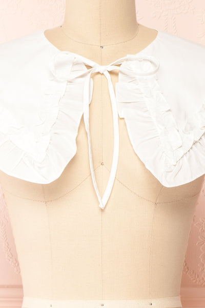 Zosia White Detachable Collar w/ Frills | Boutique 1861 front close-up