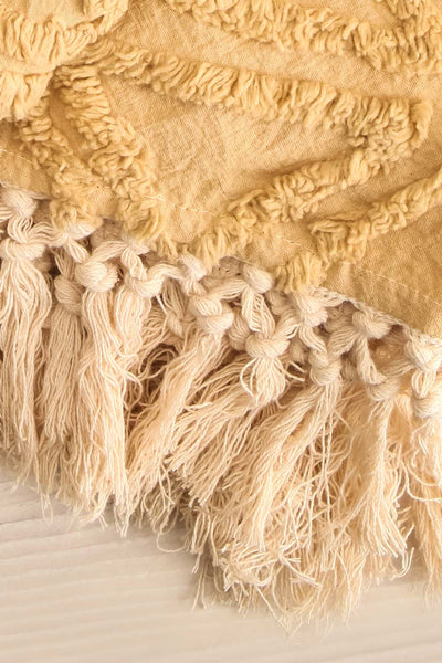 Zrenjanin Yellow Floral Pattern Knitted Blanket | La petite garçonne fringe